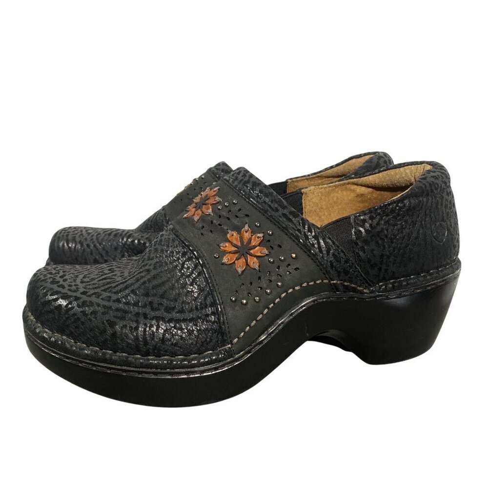 Ariat Womens Black Embossed Leather Clogs With Floral embroidered & studs 10 - Picture 2 of 11